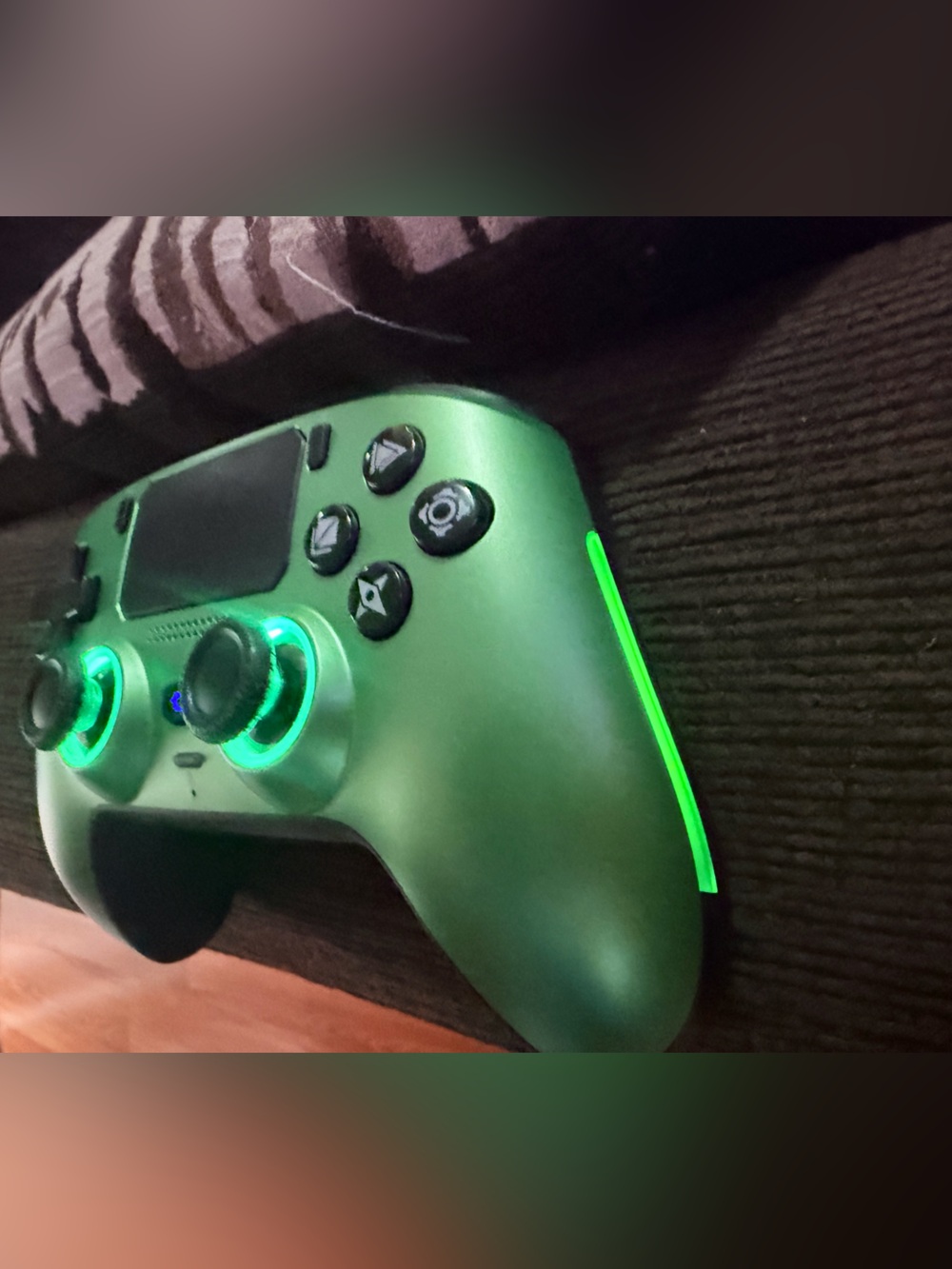 PS5- Green Brand New Controller with LED Lights - Picture 2 of 8